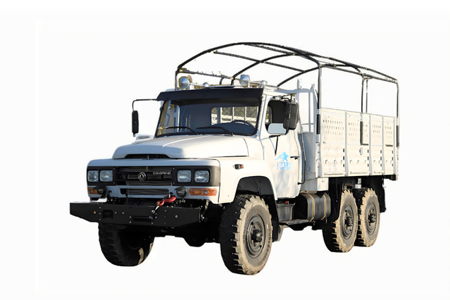 EQ2082 veículo especial off-road_tração nas seis rodas 240 carga 170 cavalos de potência_DFcanhão de aço pequeno de 2,5 toneladas 6 * 6 transporte de engenharia clássico 25Y