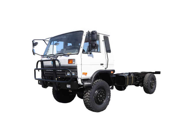 Chassi off-road EQ2070 com tração nas quatro rodas estendida DF_153 modificação de veículo especial_4 × 4 cabeça chata 170/190/210 cavalos de potência off-road de segunda classe