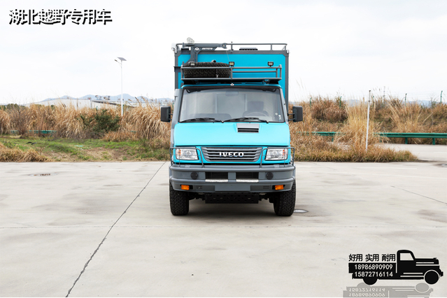RV off-road com tração nas quatro rodas 4 × 4 Iveco_Caravana de viagem ao ar livre personalizada com tração nas quatro rodas_Modificação de RV autopropelido multifuncional doméstico