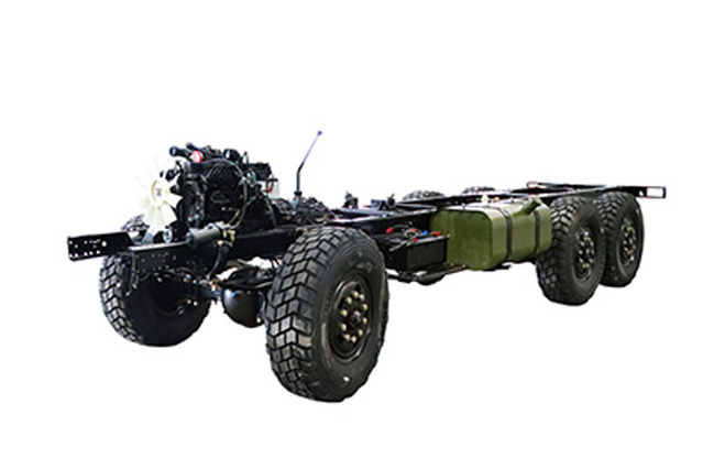 EQ2100E6D/EQ2102 caminhão especial off-road categoria III chassis_245/246 tração nas seis rodas 140 caminhão de transporte_6×6DFveículo militar clássico de 190 cavalos de potênciaChassi de caminhão