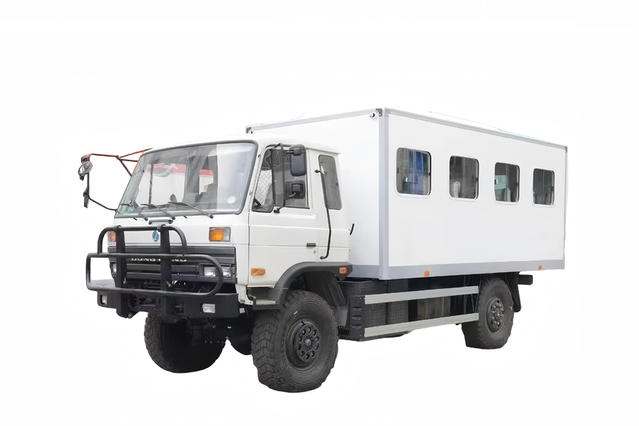 Chassi EQ2070 com tração nas quatro rodas modificado 153 van off-road_4×4DFÔnibus 190 cavalos de potência 4×4 diesel de três toneladas e meia_20/24/28/32/40 lugares cabine