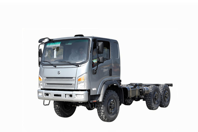  Modificação do chassi do caminhão off-road EQ2082_DF Configuração de caminhão pequeno off-road 'Bobcat' de cabeça chata com tração nas seis rodas_6 * 6 Chassi do veículo especial 'Bobcat'