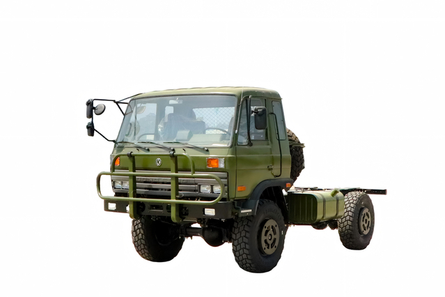 DFEQ2070 pelotão semi-145 chassi de transporte de pessoal_4 × 4 veículo especial off-road exportação de arma de aço pequena de 3,5 toneladas_190 cavalos de potência personalização de caminhão com tração nas quatro rodas