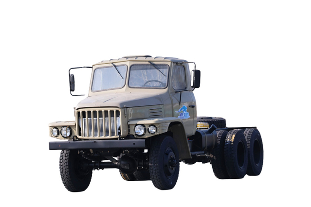Pneu duplo traseiro EQ2082 modificação do chassi off-road_traseiro de oito rodas DF Canhão de aço pequeno de 2,5 toneladas 240 tração nas seis rodas 170 cavalos de potência_6 * 6 veículo clássico de transporte de engenharia 25Y
