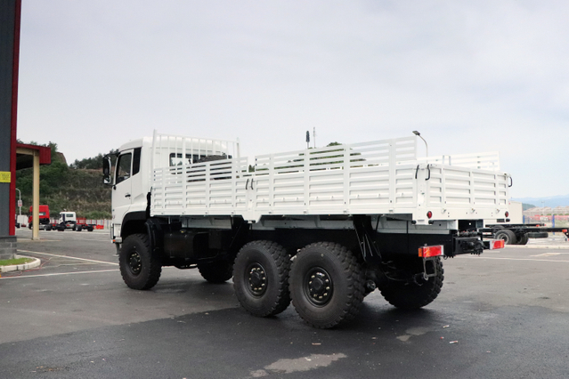 Fabricante de carga Cummins 300 HP 6 × 6_Preço de exportação de caminhão basculante de carga personalizado de 15/20/25/30/35/40 toneladas_6 × 4 Cummins / 4 × 4 Yuchai DF Número de telefone de vendas de configuração de plataforma de nível II de despejo clássico