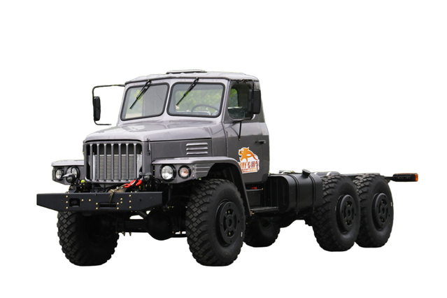 Chassi de veículo militar off-road EQ2100E6D de vidro duplo de fábrica_Tração de seis rodas 245 pontas 140 configuração de plataforma de caminhão de transporte de tropas de transporte rodoviário_6 × 6DFclássico 190 cavalos de potência cabeça longa preço de carga especial
