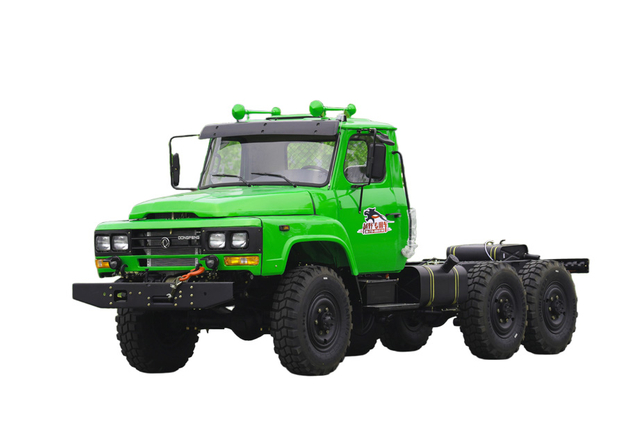  Cotação de modificação do chassi EQ2082 com tração nas seis rodas_DF240 caminhão off-road com configuração personalizada do fabricante de 170 cavalos de potência_6 * 6 clássico 25Y número de telefone do chassi do veículo especial