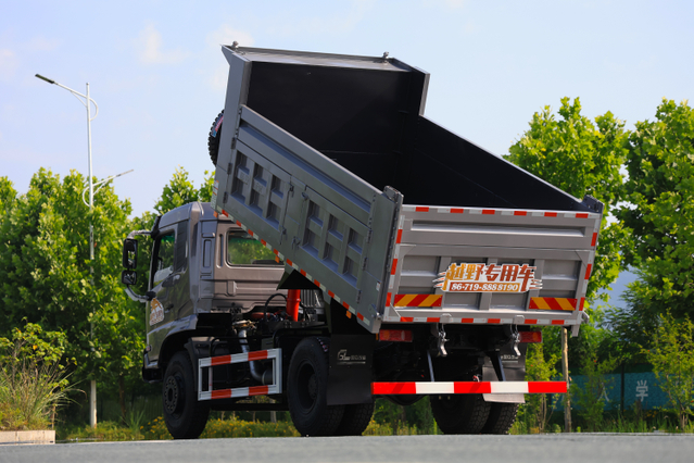 DF Cotação de exportação de caminhão basculante 4 × 2 personalizada Cummins / Weichai chassi de 210/190/240/260 cavalos de potência_4 × 4 caminhão especial off-road fabricante de dumper de 10/15/20/15 toneladas_dois eixos pneus duplos traseiros puxando gado, ovelhas, vegetais e grãos