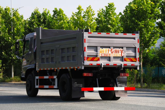 DF Cotação de exportação de veículo de transporte de carga 4 × 2 personalizada Cummins / Weichai chassi de 210/190/240/260 cavalos de potência_4 × 4 carga especial off-road fabricante de dumper de 10/15/20/15 toneladas_dois eixos traseiros pneus duplos puxando gado, ovelhas, vegetais e grãos